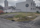 TERRENO DE ESQUINA MEDINDO 252m�, 100M DO BANCO SI