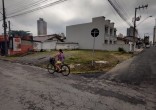 TERRENO DE ESQUINA MEDINDO 252m�, 100M DO BANCO SI