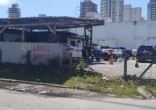 TERRENO DE ESQUINA, EM ITAPEMA, MEDINDO 252m�