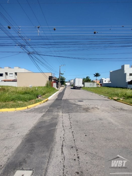 VENDO 02 TERRENOS COM 600m�, RUA ASFALTADA!!!