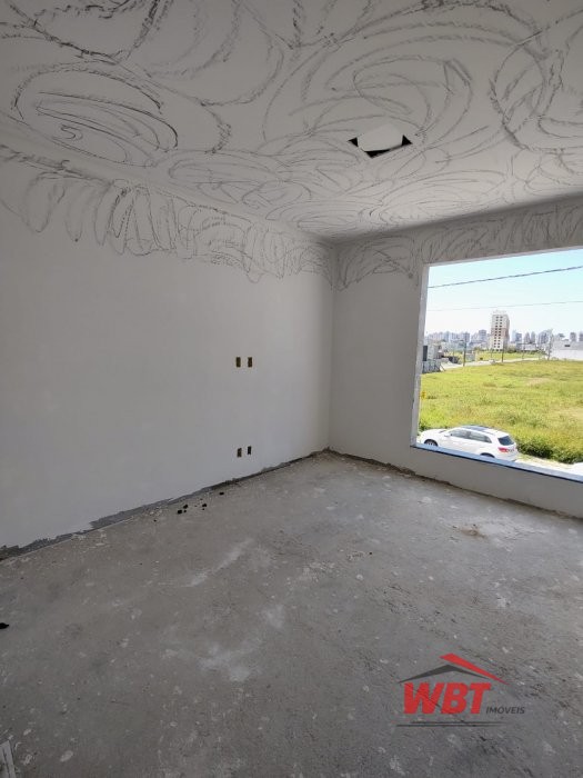 SOBRADOS TRIPLEX EM ITAPEMA, COM 02 SUITES!!! 