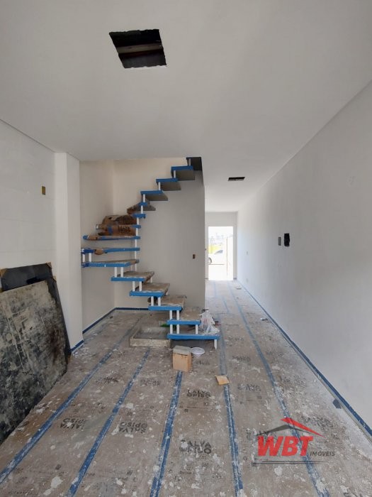SOBRADOS TRIPLEX EM ITAPEMA, COM 02 SUITES!!! 