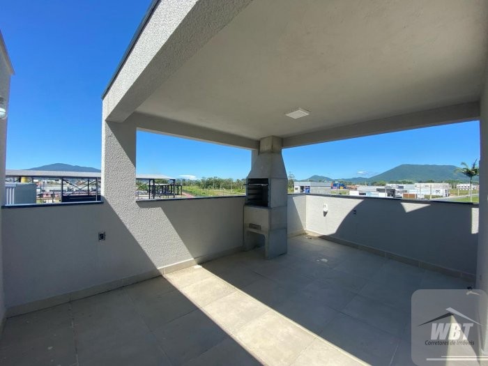 SOBRADOS TRIPLEX EM ITAPEMA, COM PROJETO DIFERENCI