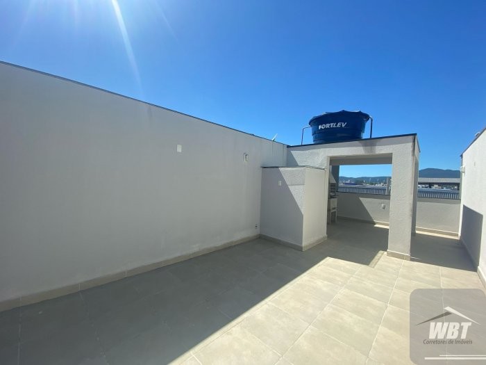 SOBRADOS TRIPLEX EM ITAPEMA, COM PROJETO DIFERENCI