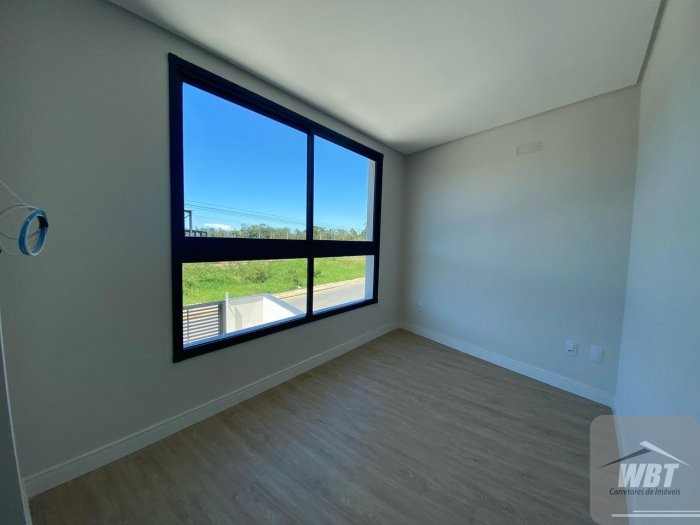 SOBRADOS TRIPLEX EM ITAPEMA, COM PROJETO DIFERENCI