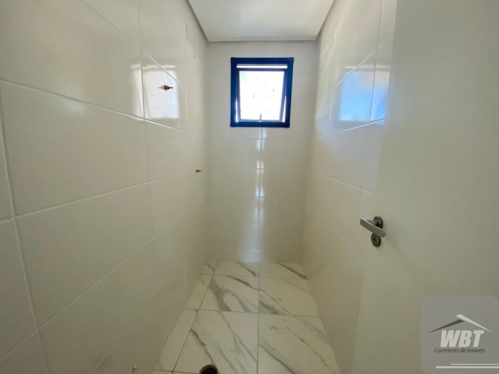 SOBRADOS TRIPLEX EM ITAPEMA, COM PROJETO DIFERENCI