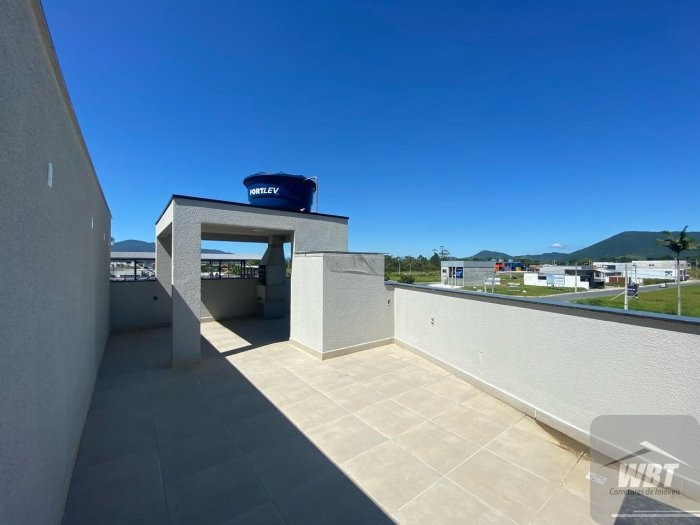 SOBRADOS TRIPLEX EM ITAPEMA, COM PROJETO DIFERENCI