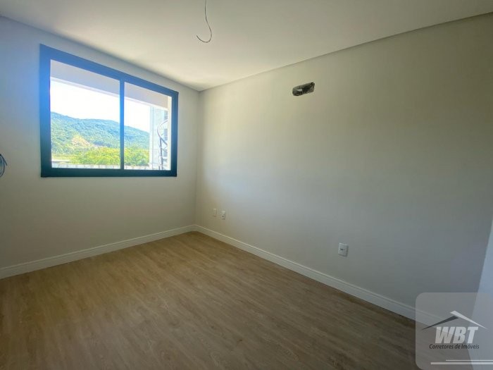 SOBRADOS TRIPLEX EM ITAPEMA, COM PROJETO DIFERENCI