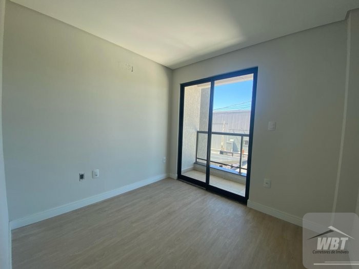 SOBRADOS TRIPLEX EM ITAPEMA, COM PROJETO DIFERENCI