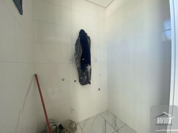 SOBRADOS TRIPLEX EM ITAPEMA, COM PROJETO DIFERENCI