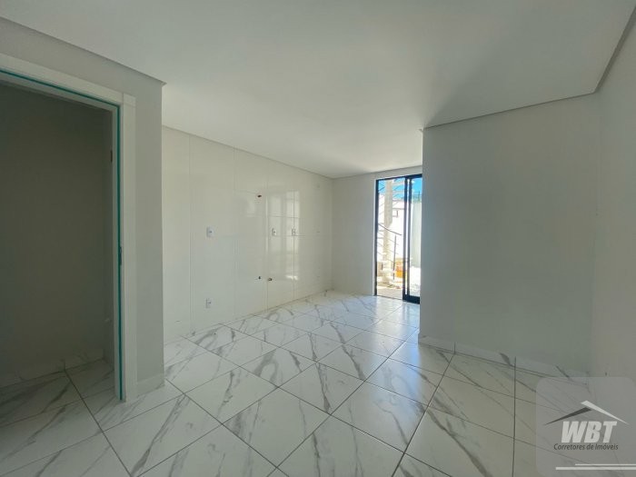 SOBRADOS TRIPLEX EM ITAPEMA, COM PROJETO DIFERENCI