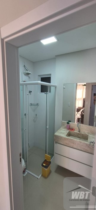 APARTAMENTO EM ITAPEMA, 300M MAR, COM 02 DORMS, MO