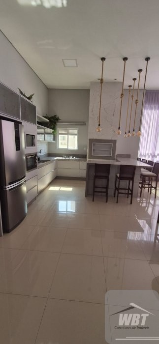 APARTAMENTO EM ITAPEMA, 300M MAR, COM 02 DORMS, MO