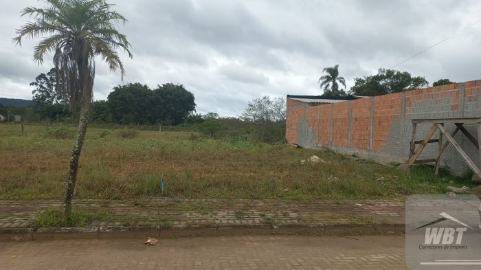 TERRENO EM ITAPEMA, COM 200m�, RUA ASFALTADA, OPOR